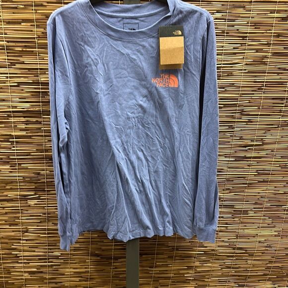 The North Face Women's Plus Size Graphic Injection Long Sleeve Shirt Size 2X - Picture 2 of 3